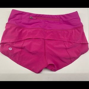 ✰ Lululemon Athletica Sonic Pink Speed Up shorts size 0 and 2.5 inseam.